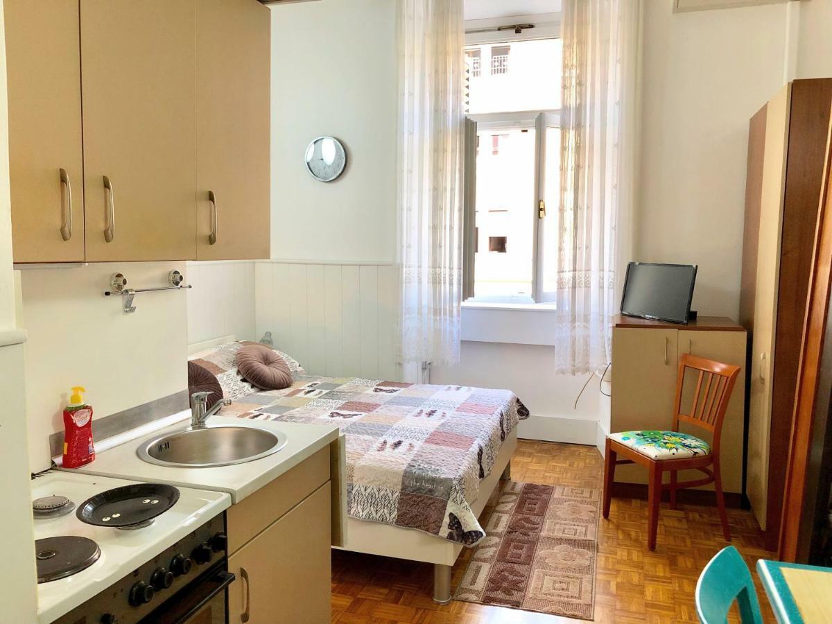Studio & Free Parking, Aircool, Fresh Bedding Appartement Lovran Buitenkant foto